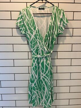 PattyBoutik Green and White Wrap Midi Dress